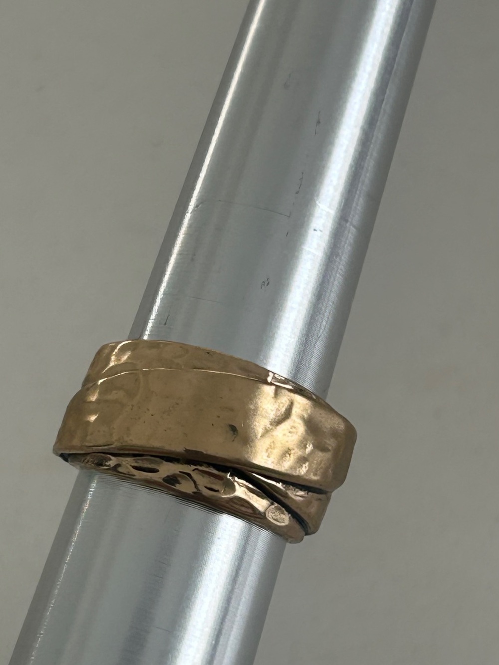 Barse Brand Gold-Tone Hammered Statement Ring Preloved Size 7 3/4